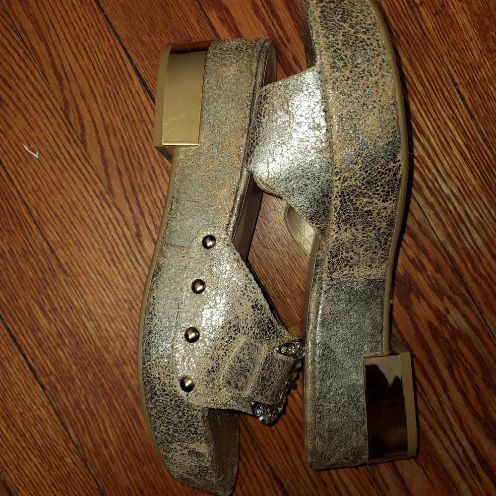 Stuart Weitzman Gold Clogs 9.5 - Picture 3 of 4